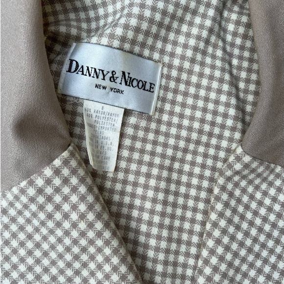 Vintage Danny And Nicole New York Womans Dress 8 Chic Button Knee Length Gold‎ - Picture 2 of 9